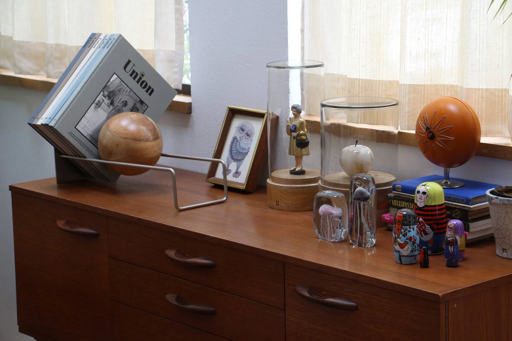 Holdie bookend