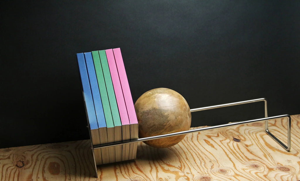 Holdie bookend
