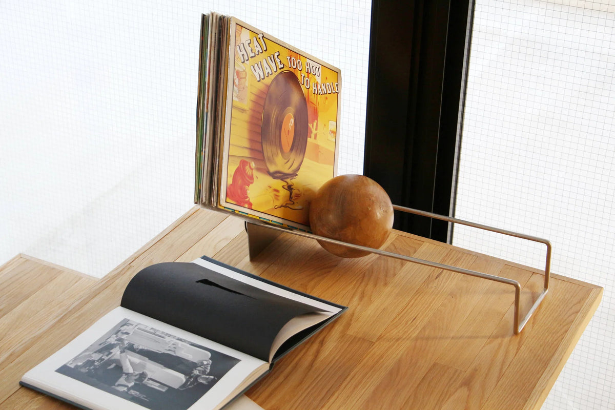 Holdie bookend