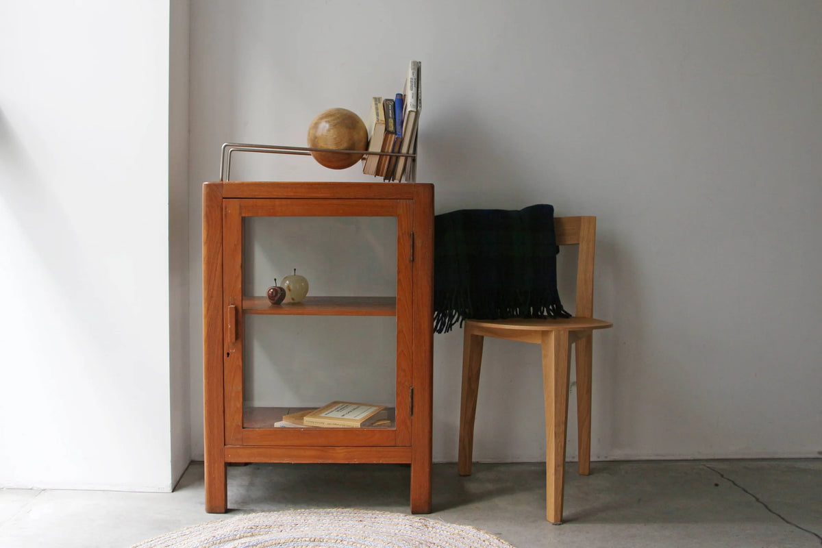 Holdie bookend