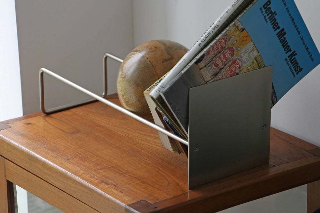 Holdie bookend