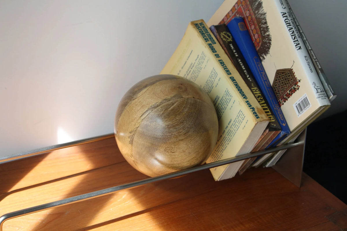 Holdie bookend