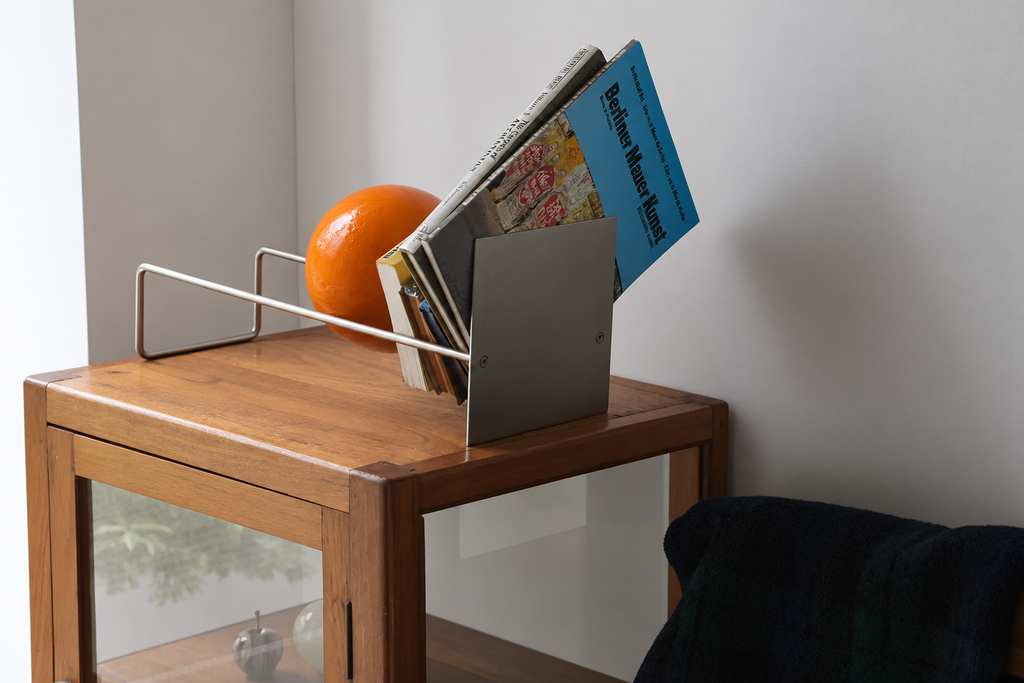 Holdie bookend